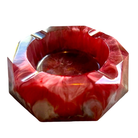 Handmade resin ashtray - Picture 1 of 1